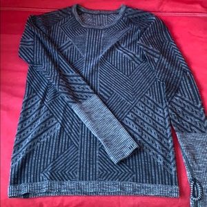 Lululemon black and gray running shirt